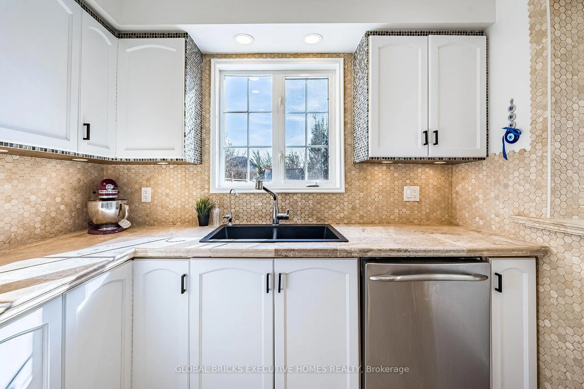 Photo 24 of 40 Hubert corless Drive S, Caledon, Bolton East — HOMEH