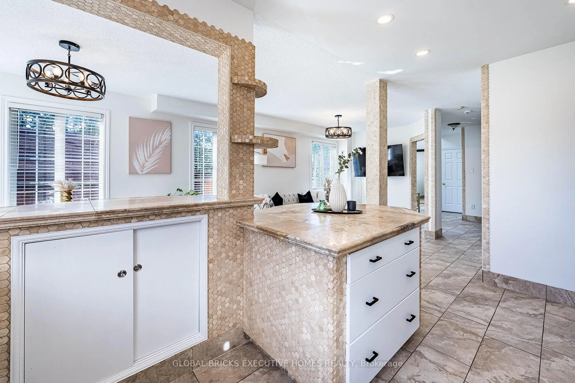 Photo 25 of 40 Hubert corless Drive S, Caledon, Bolton East — HOMEH