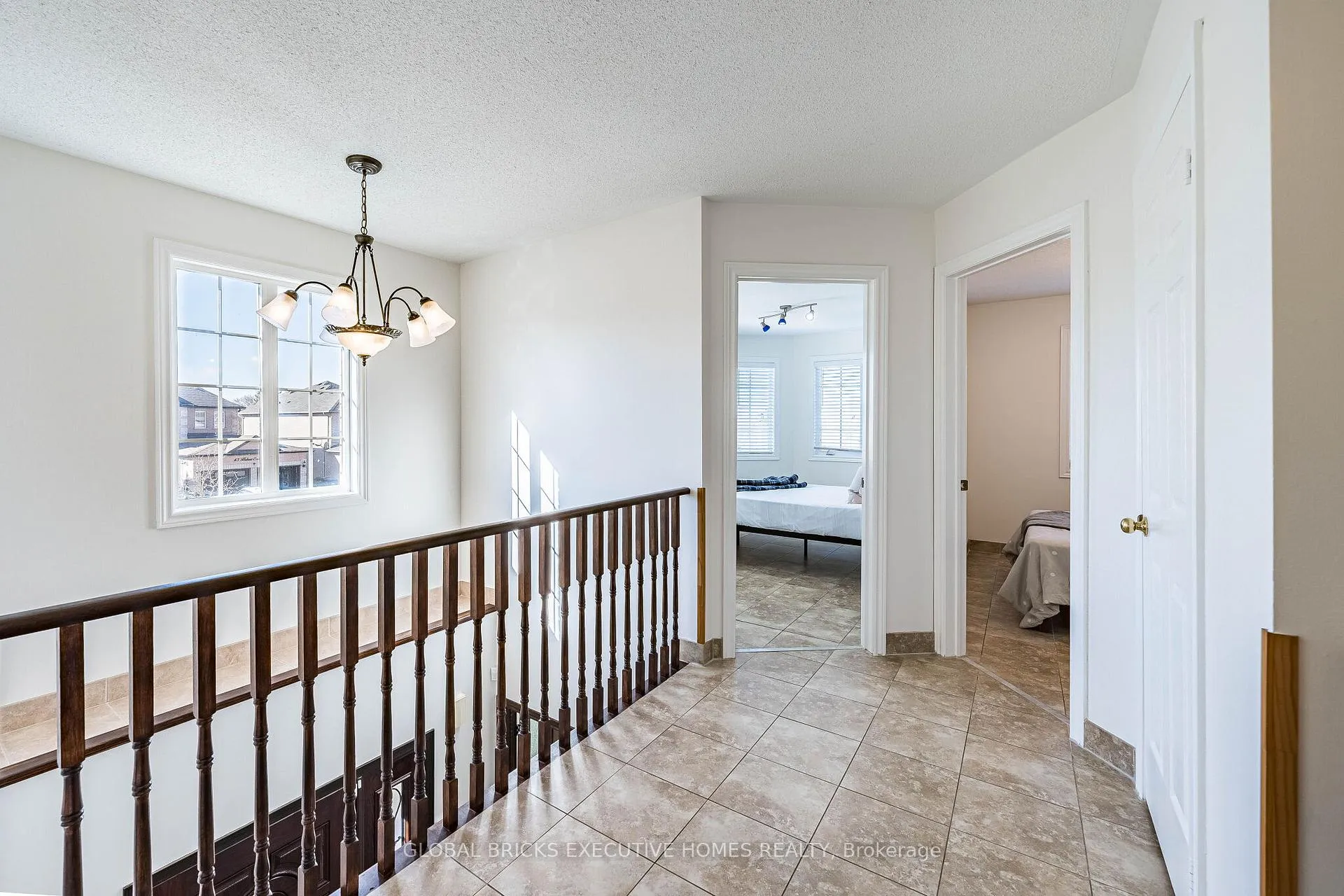 Photo 28 of 40 Hubert corless Drive S, Caledon, Bolton East — HOMEH
