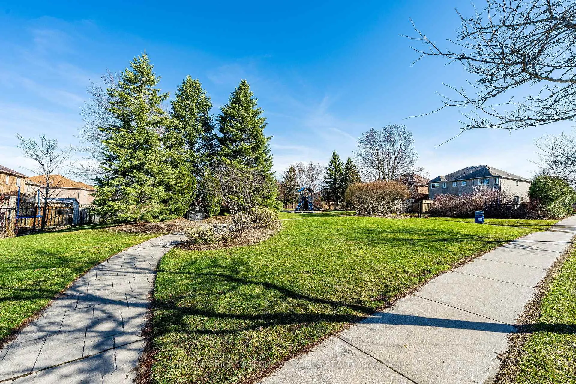 Photo 49 of 40 Hubert corless Drive S, Caledon, Bolton East — HOMEH