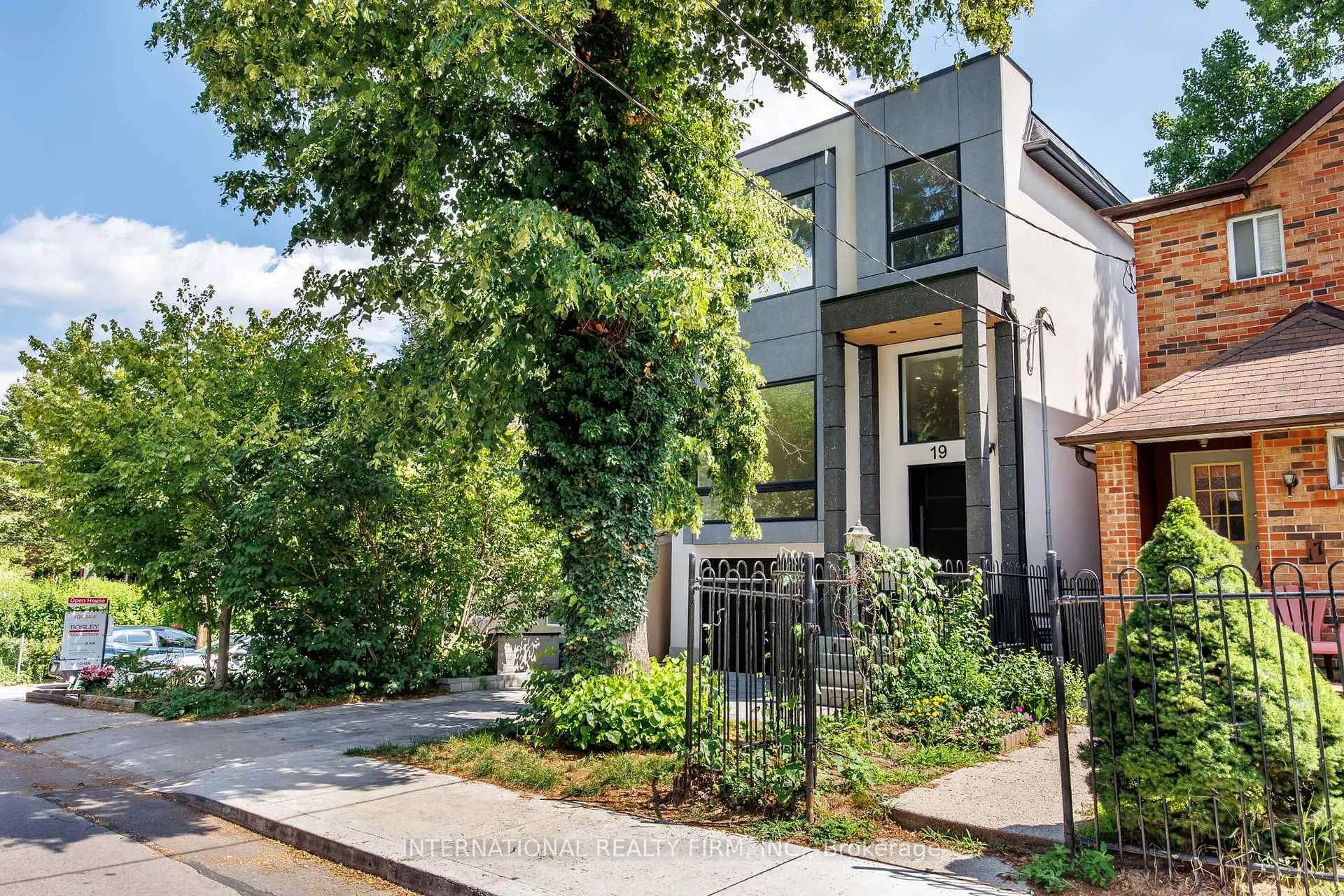 Photo 3 of 19 Ivy Avenue, Toronto, South Riverdale — HOMEH