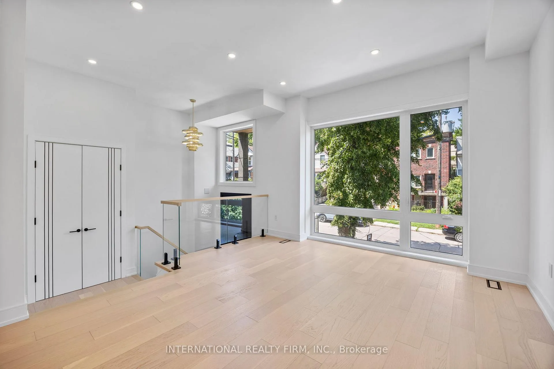 Photo 6 of 19 Ivy Avenue, Toronto, South Riverdale — HOMEH
