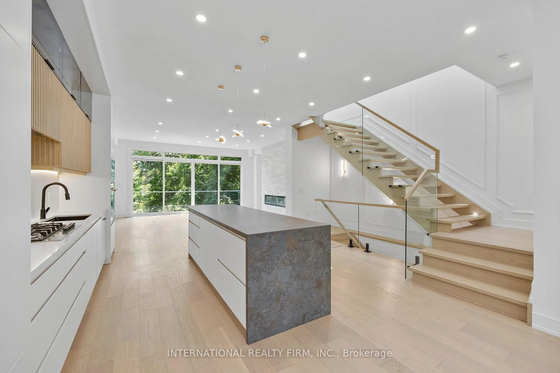 Photo 12 of 19 Ivy Avenue, Toronto, South Riverdale — HOMEH