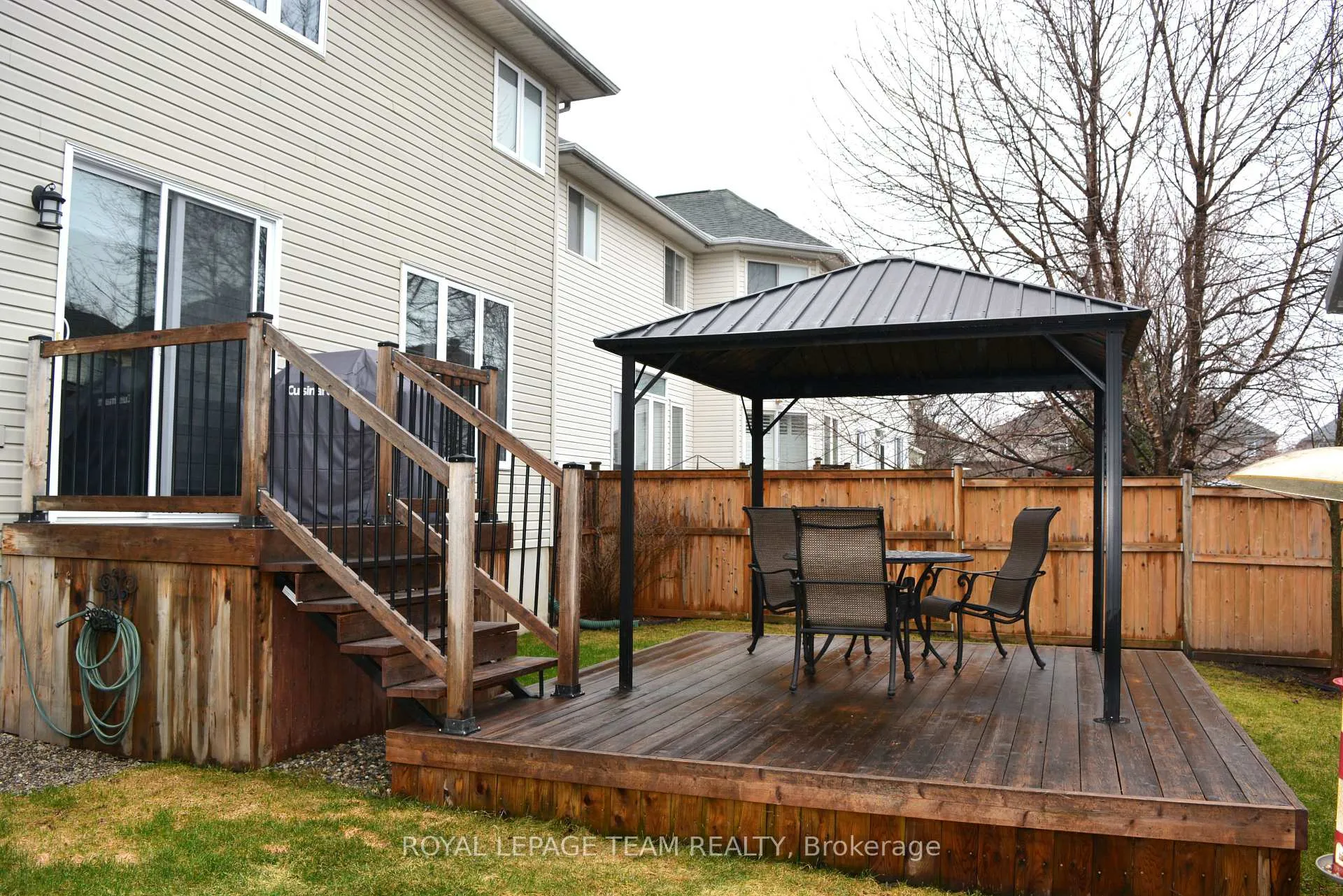 Photo 3 of 8 Thunderbird Crescent, Ottawa, Kanata - Bridlewood — HOMEH