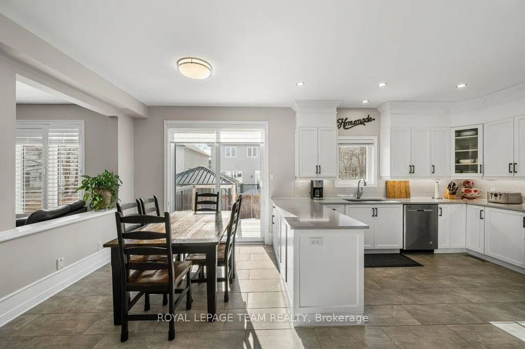 Photo 11 of 8 Thunderbird Crescent, Ottawa, Kanata - Bridlewood — HOMEH