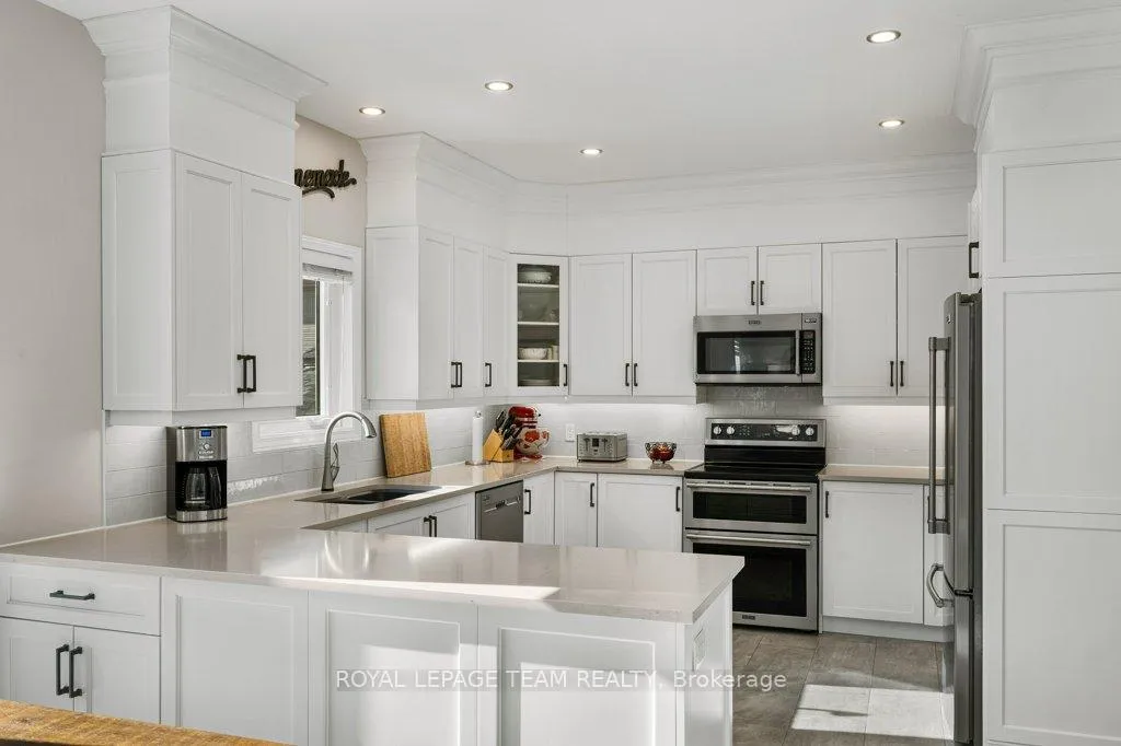 Photo 13 of 8 Thunderbird Crescent, Ottawa, Kanata - Bridlewood — HOMEH