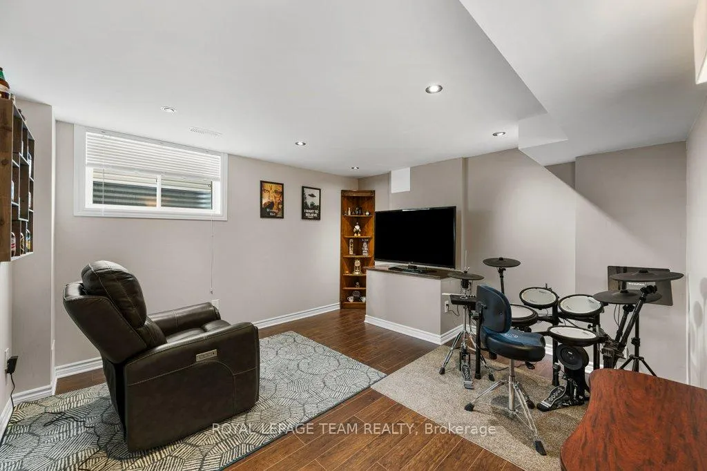 Photo 41 of 8 Thunderbird Crescent, Ottawa, Kanata - Bridlewood — HOMEH