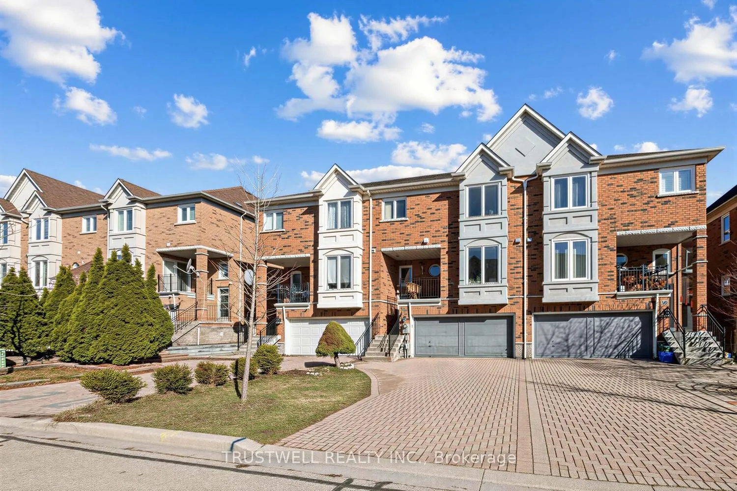 Photo 2 of 32 Orchid Road, Markham, Commerce Valley — HOMEH