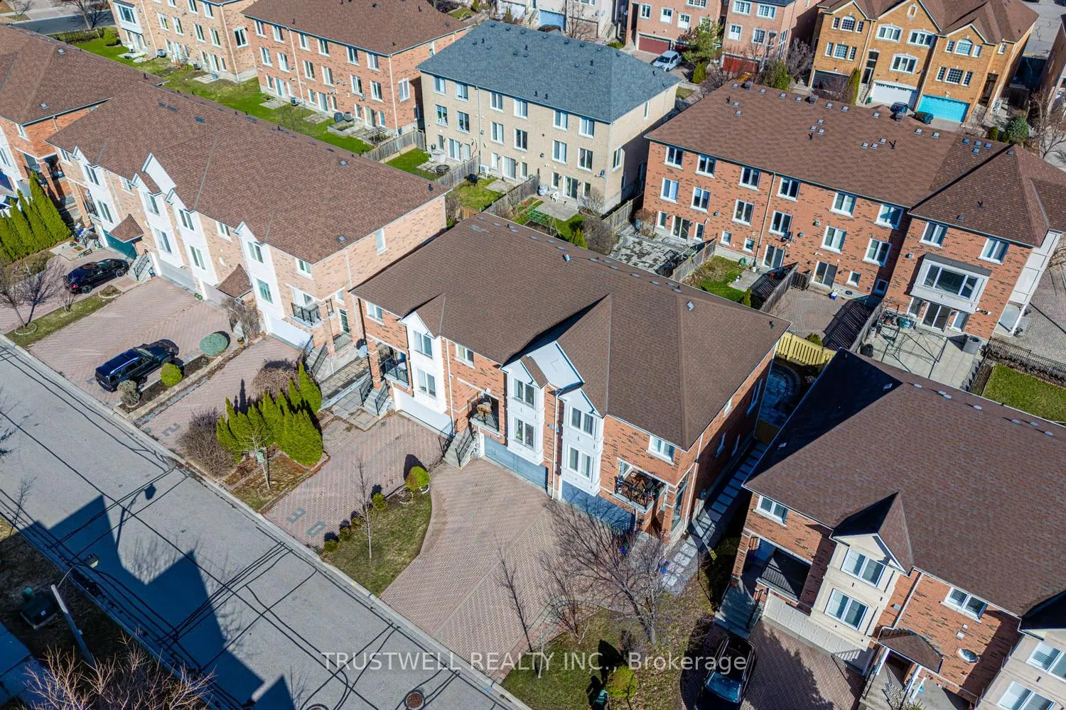 Photo 3 of 32 Orchid Road, Markham, Commerce Valley — HOMEH