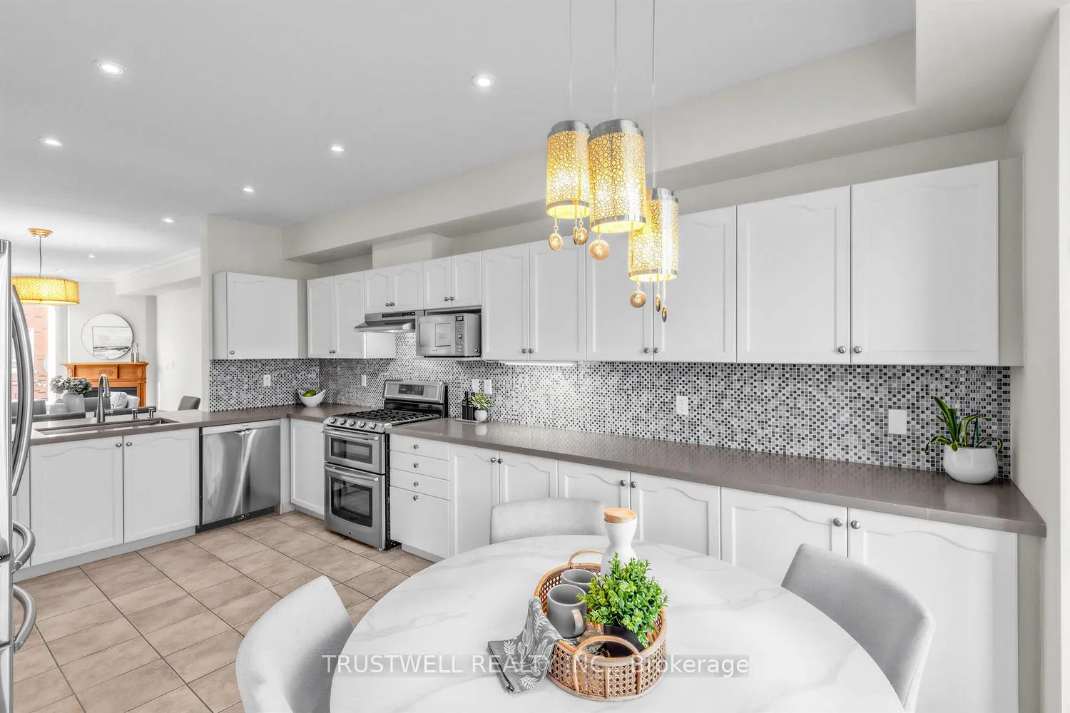 Photo 11 of 32 Orchid Road, Markham, Commerce Valley — HOMEH