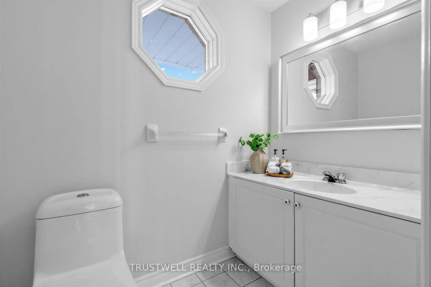 Photo 17 of 32 Orchid Road, Markham, Commerce Valley — HOMEH