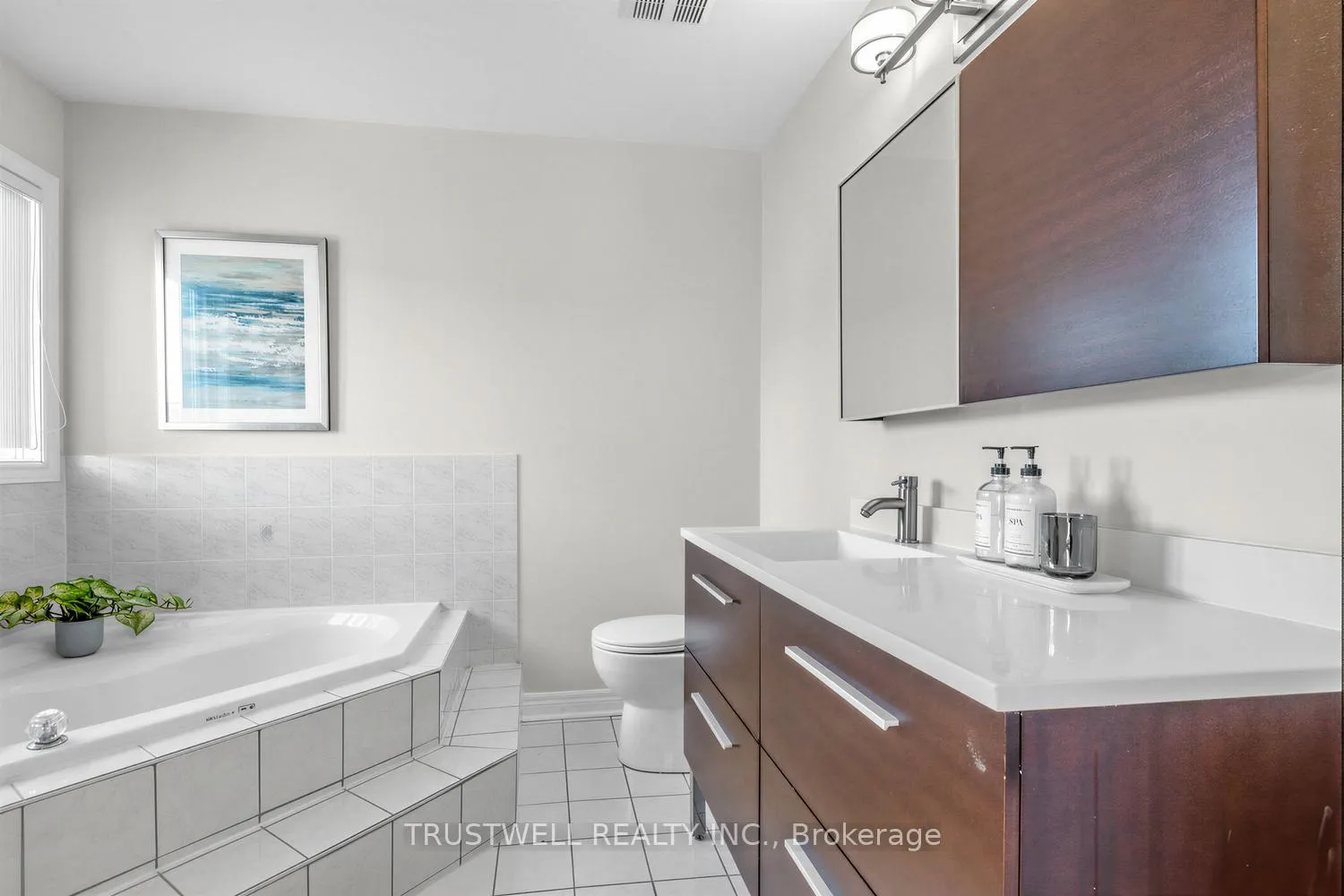 Photo 26 of 32 Orchid Road, Markham, Commerce Valley — HOMEH