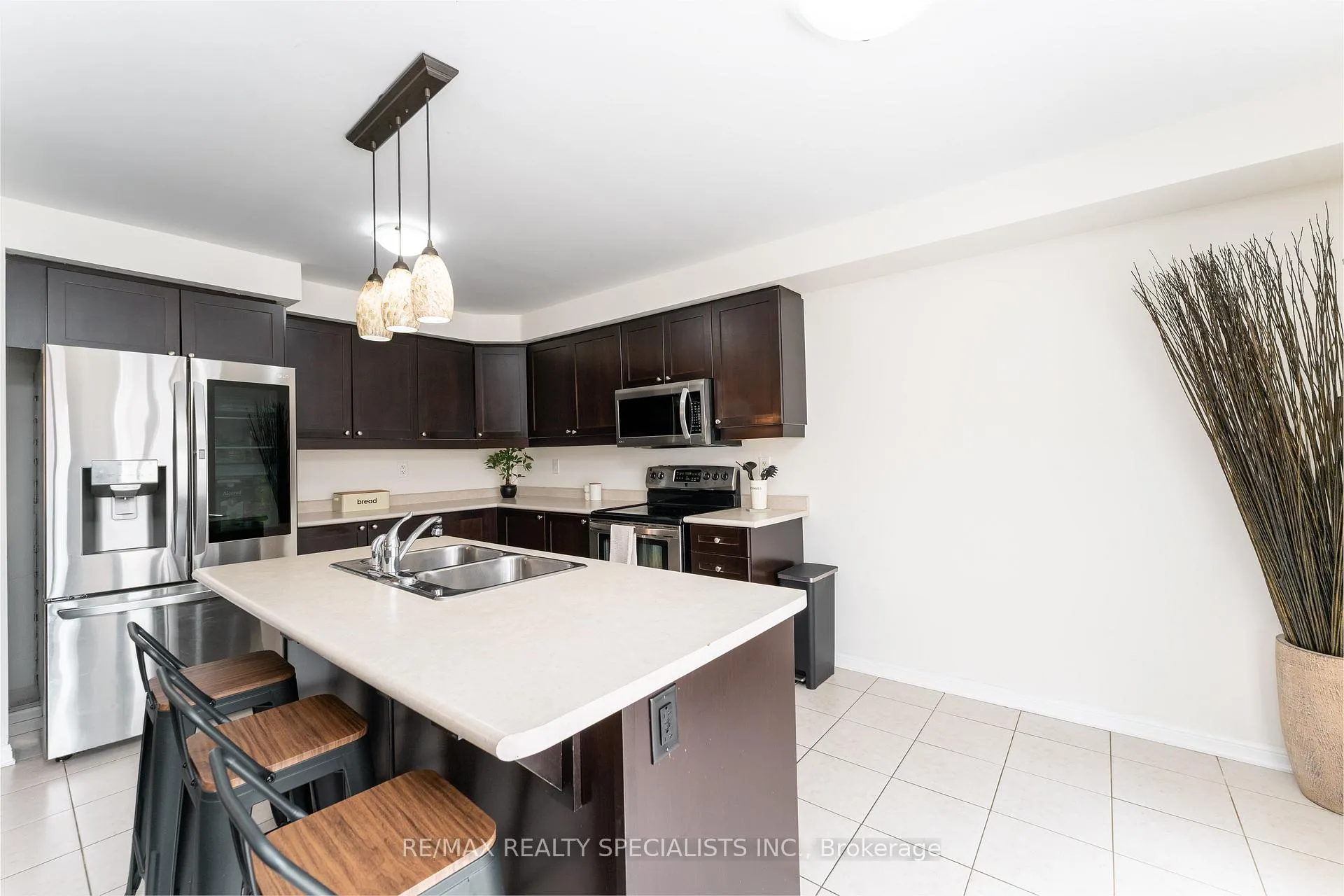 Photo 18 of 1006 Stemman Place, Milton, Willmott — HOMEH
