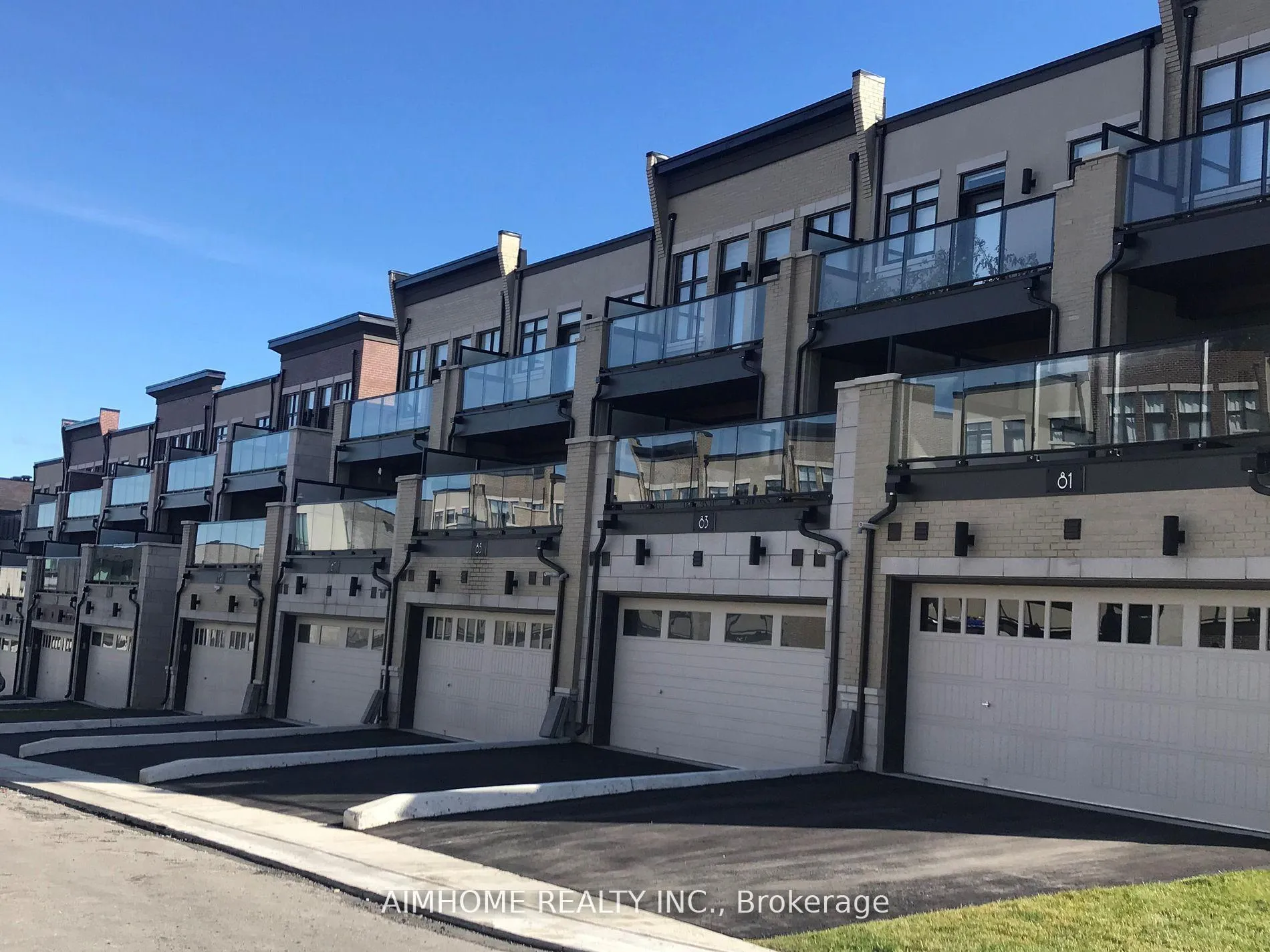 Photo 1 of 87 Carrville Woods Circle, Vaughan, Patterson — HOMEH