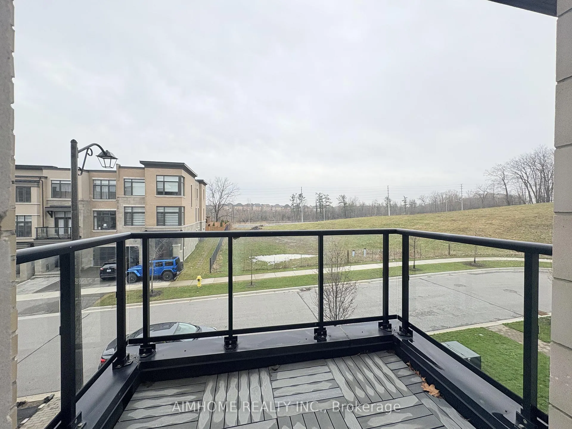 Photo 6 of 87 Carrville Woods Circle, Vaughan, Patterson — HOMEH