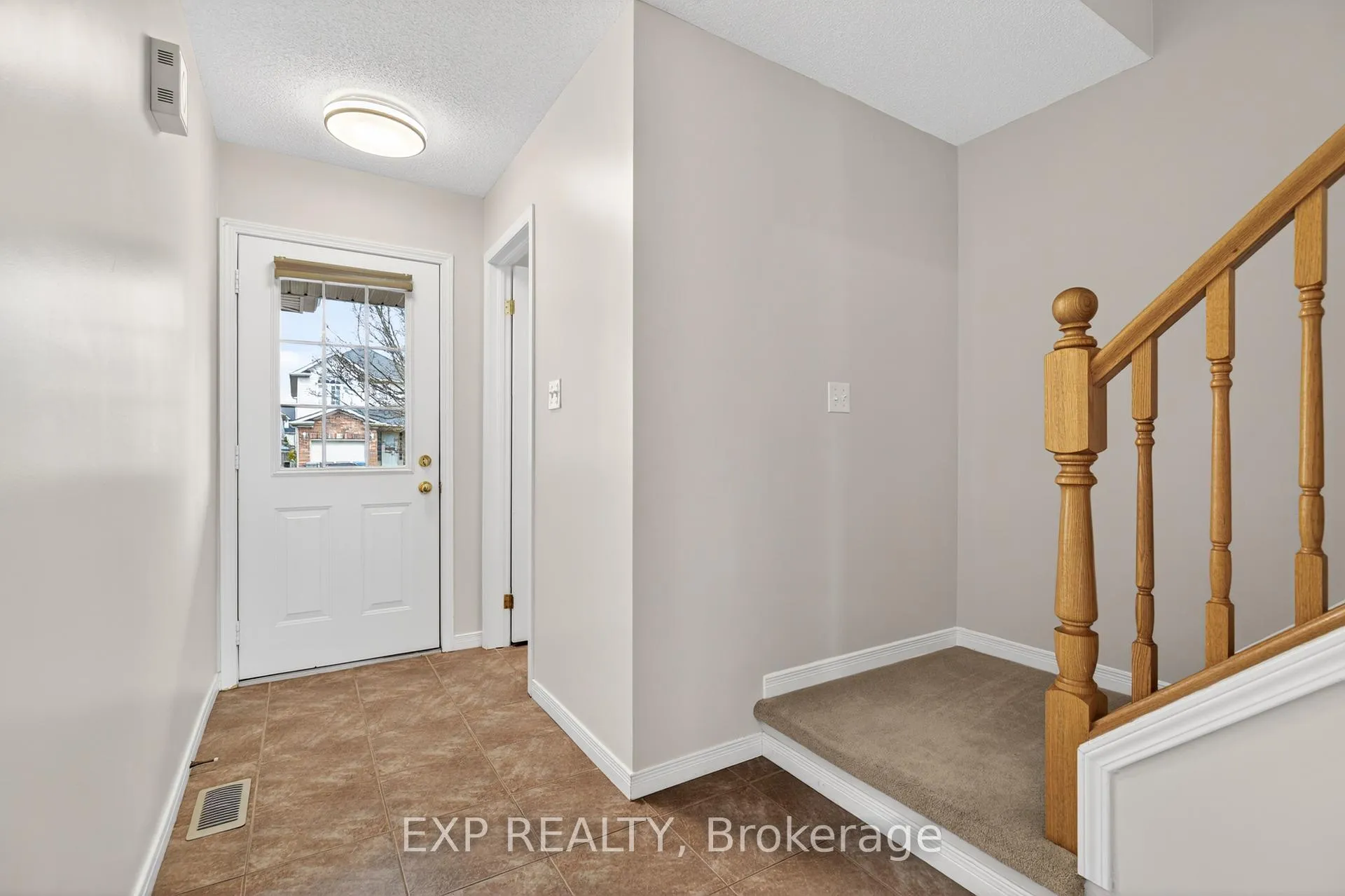 Photo 4 of 42 Schiedel Drive W, Guelph, Victoria North — HOMEH