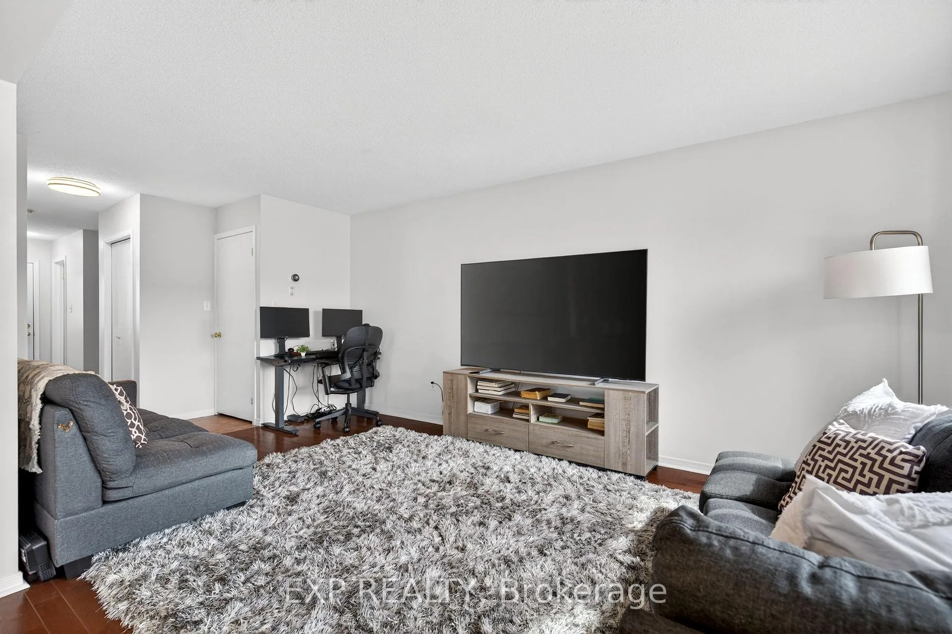 Photo 9 of 42 Schiedel Drive W, Guelph, Victoria North — HOMEH