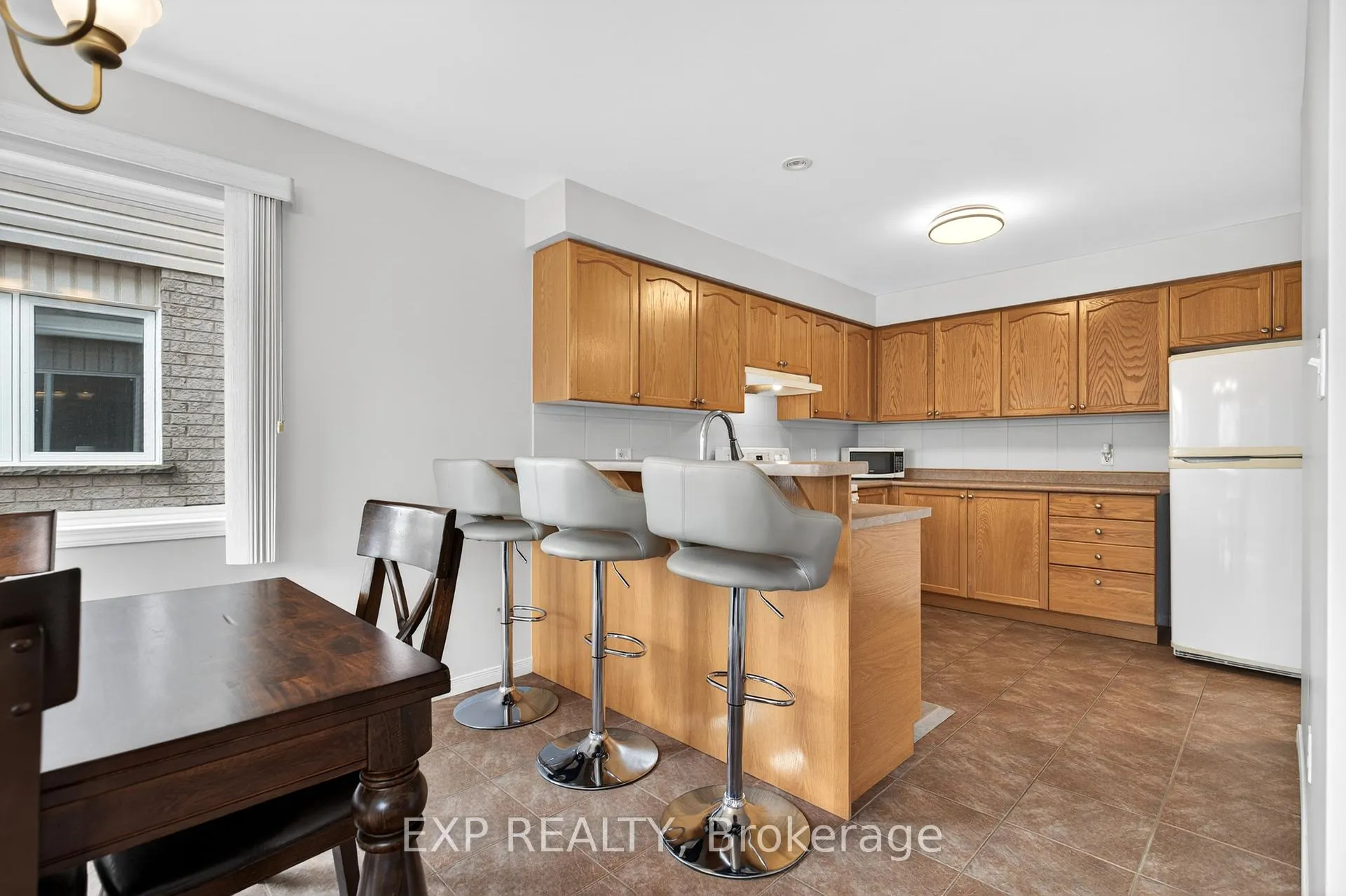 Photo 13 of 42 Schiedel Drive W, Guelph, Victoria North — HOMEH