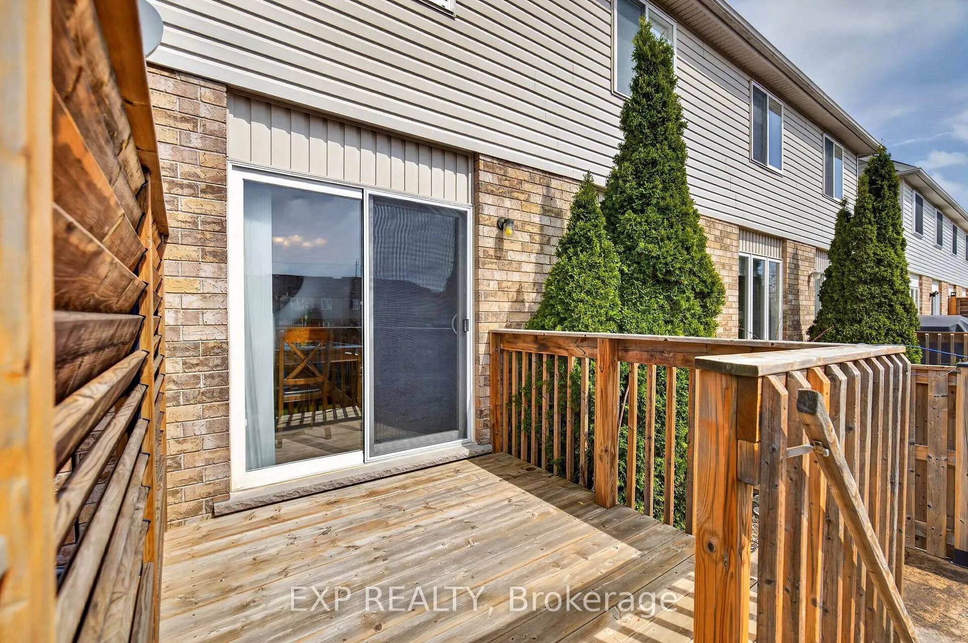 Photo 16 of 42 Schiedel Drive W, Guelph, Victoria North — HOMEH