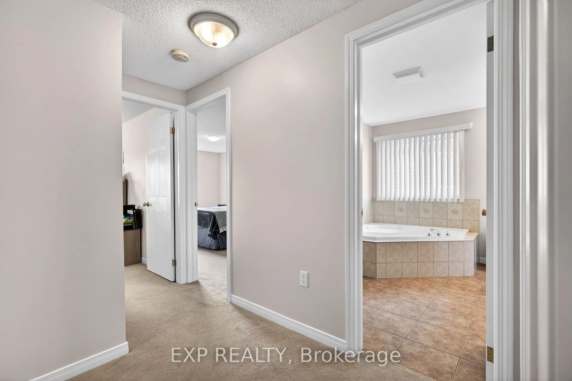 Photo 26 of 42 Schiedel Drive W, Guelph, Victoria North — HOMEH