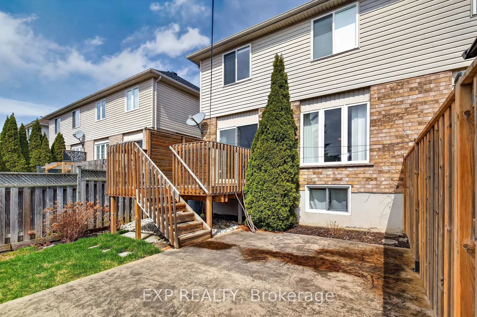 Photo 28 of 42 Schiedel Drive W, Guelph, Victoria North — HOMEH