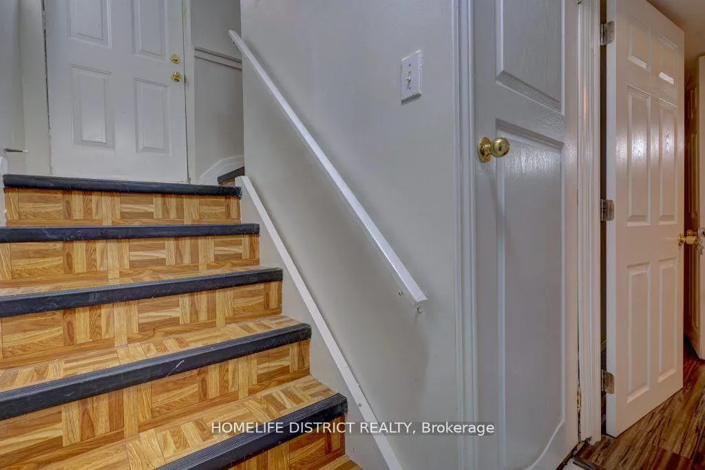 Photo 4 of 1861 Bainbridge Drive, Pickering, Village East — HOMEH