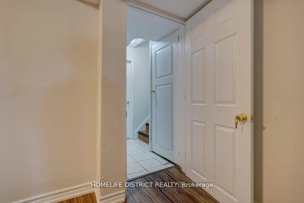 Photo 5 of 1861 Bainbridge Drive, Pickering, Village East — HOMEH