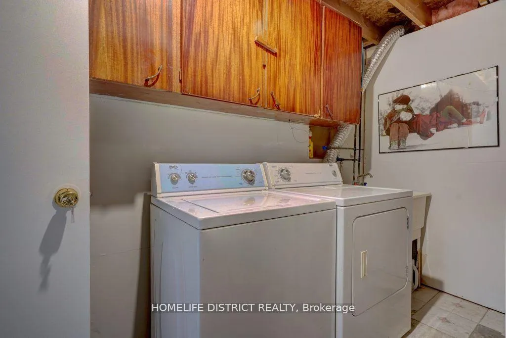 Photo 7 of 1861 Bainbridge Drive, Pickering, Village East — HOMEH