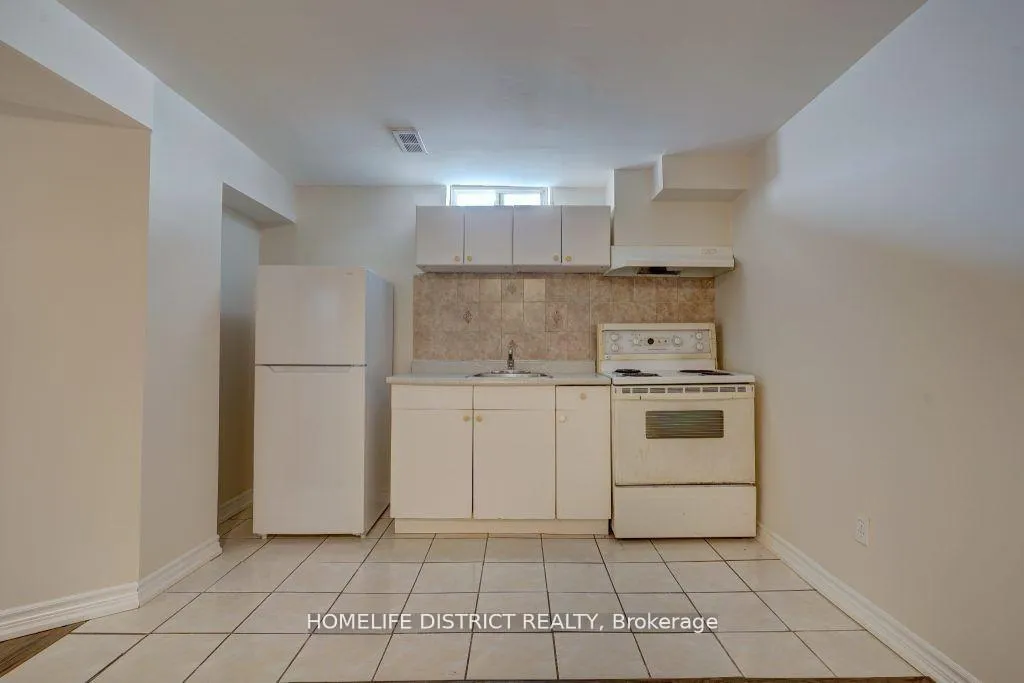 Photo 16 of 1861 Bainbridge Drive, Pickering, Village East — HOMEH