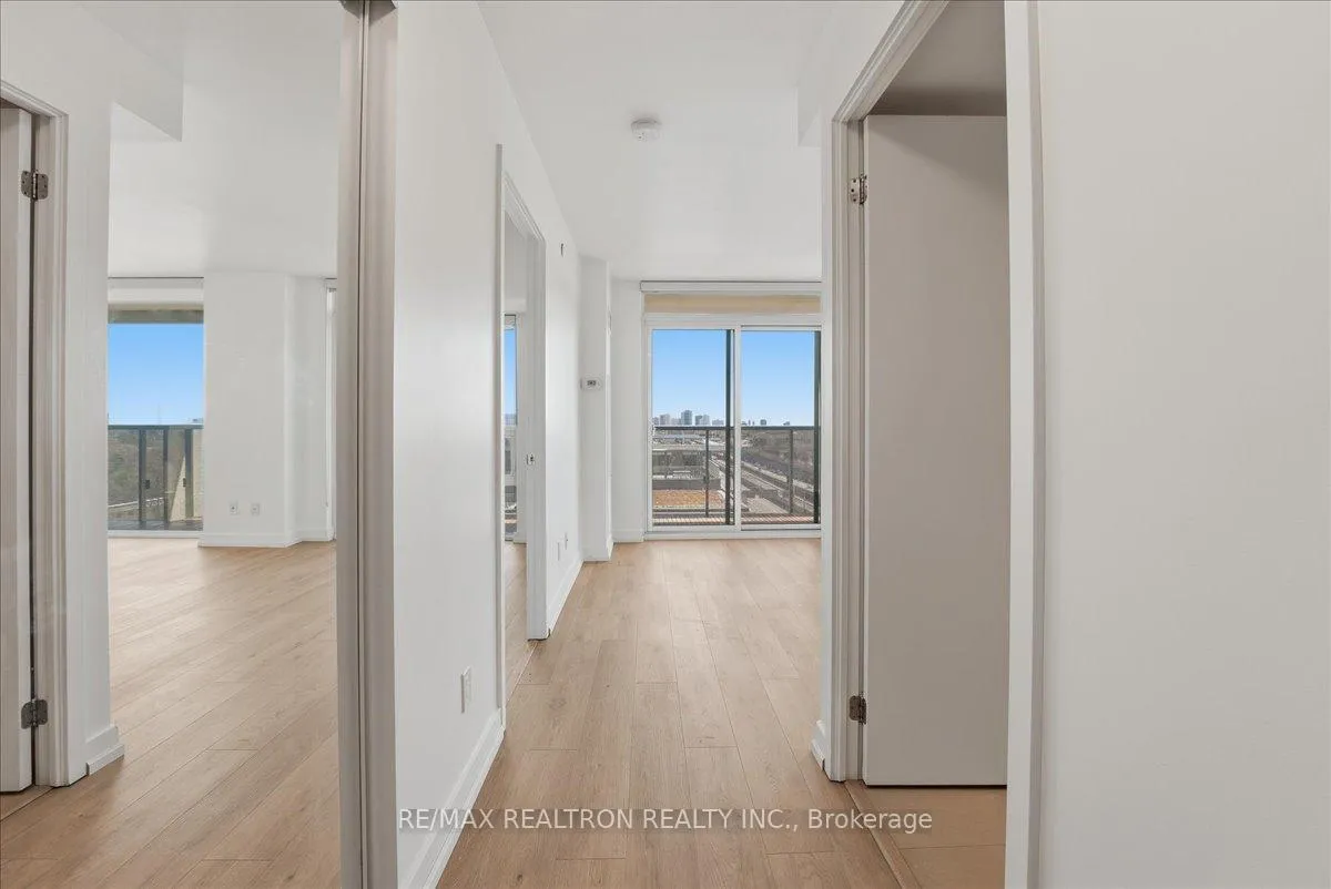 Photo 3 of Unit 1004, 120 Varna Drive, Toronto, Englemount-Lawrence — HOMEH