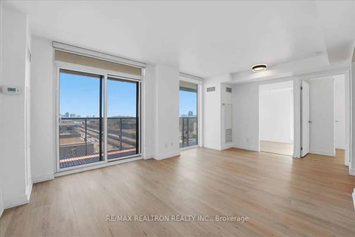 Photo 4 of Unit 1004, 120 Varna Drive, Toronto, Englemount-Lawrence — HOMEH