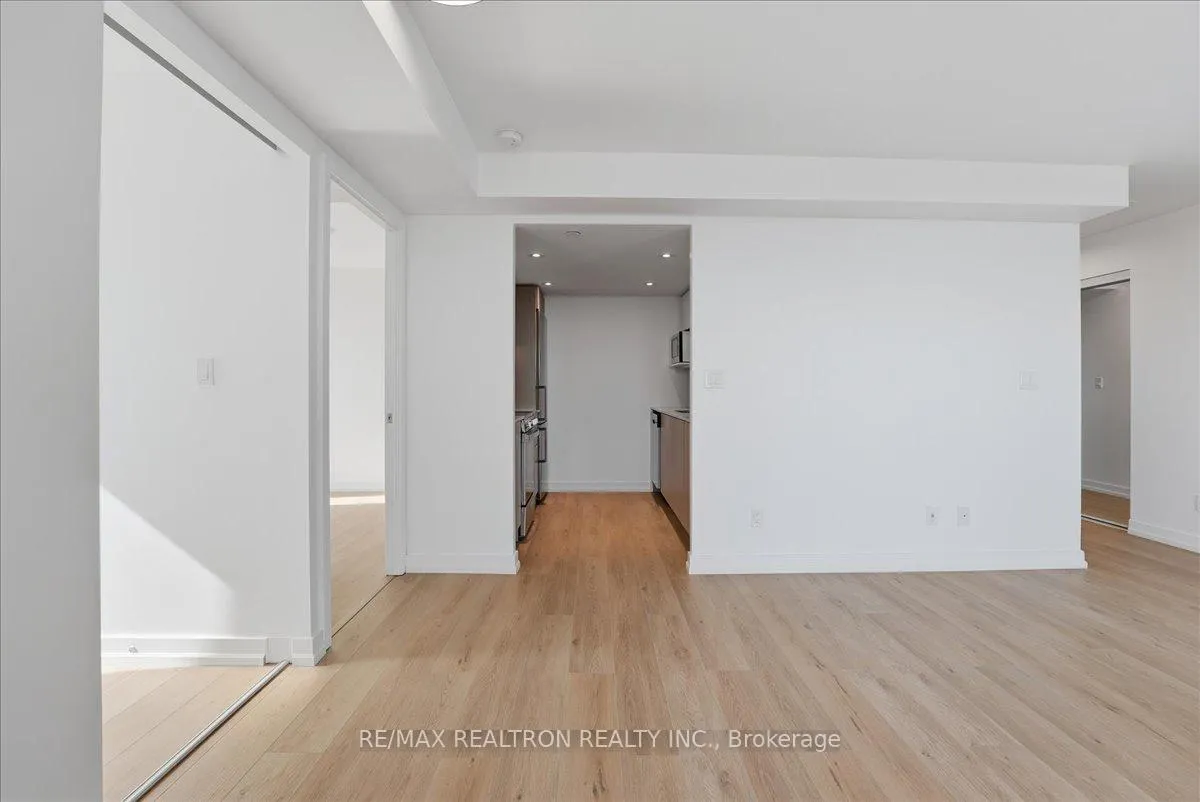 Photo 9 of Unit 1004, 120 Varna Drive, Toronto, Englemount-Lawrence — HOMEH