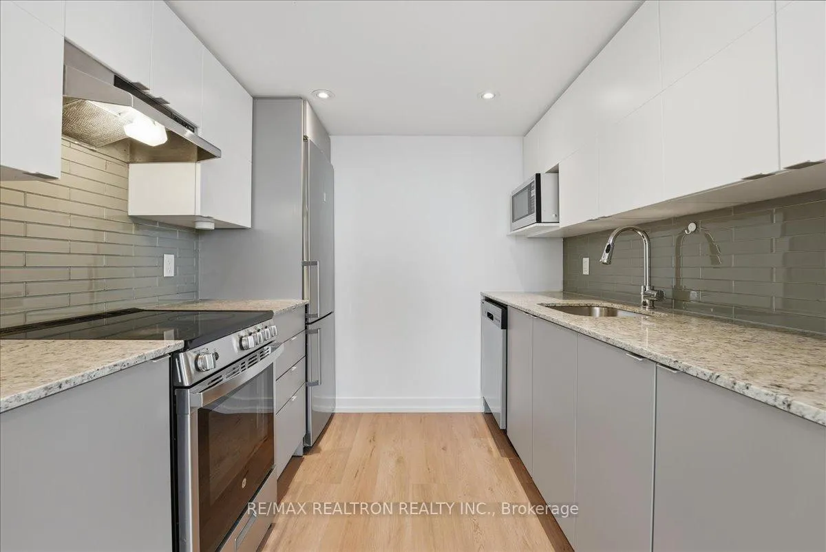Photo 12 of Unit 1004, 120 Varna Drive, Toronto, Englemount-Lawrence — HOMEH