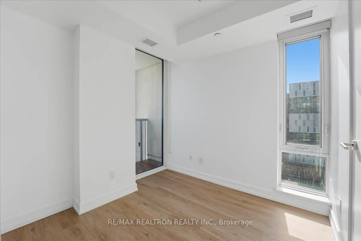 Photo 18 of Unit 1004, 120 Varna Drive, Toronto, Englemount-Lawrence — HOMEH
