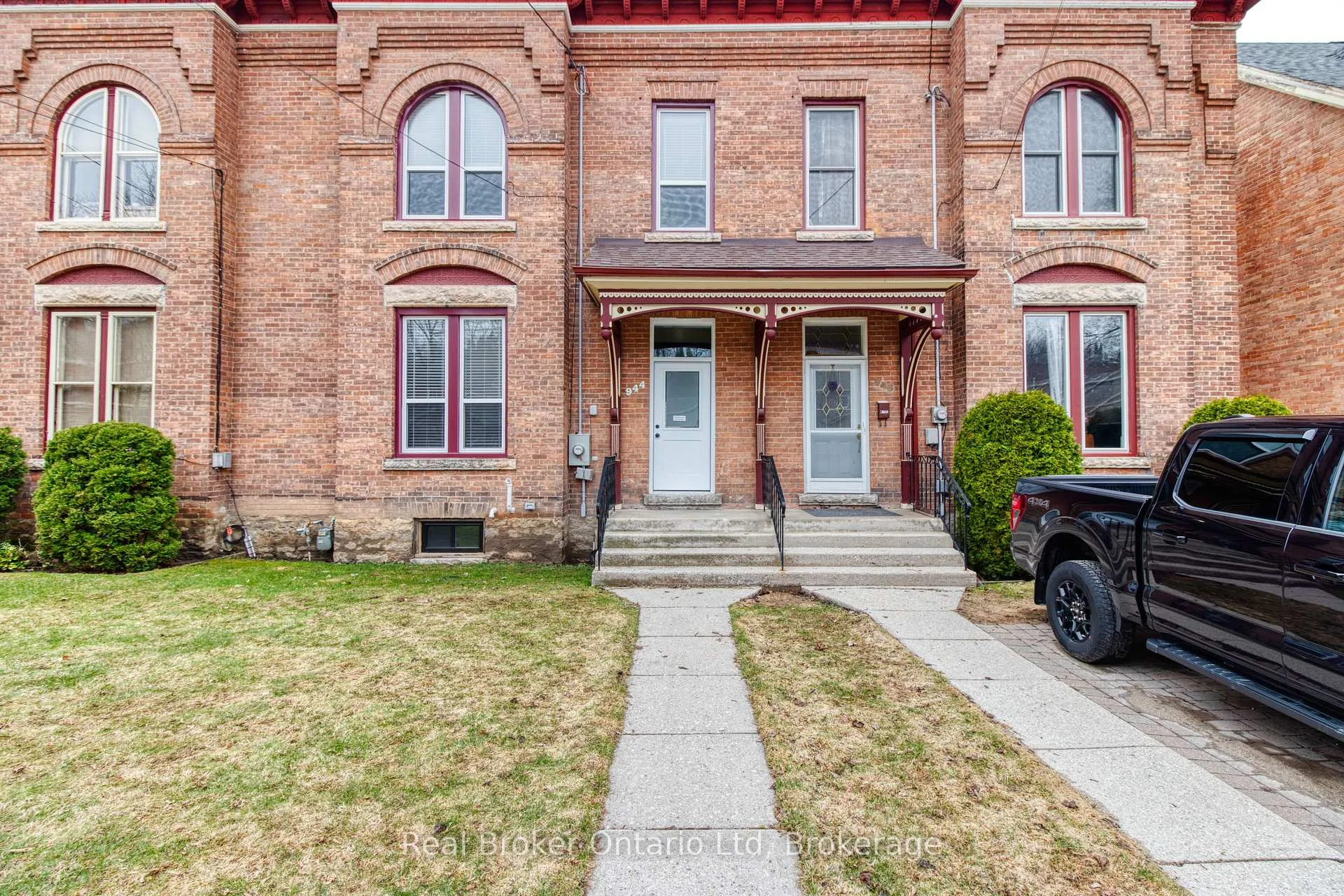 Photo 2 of 944 5th Avenue E, Owen Sound — HOMEH