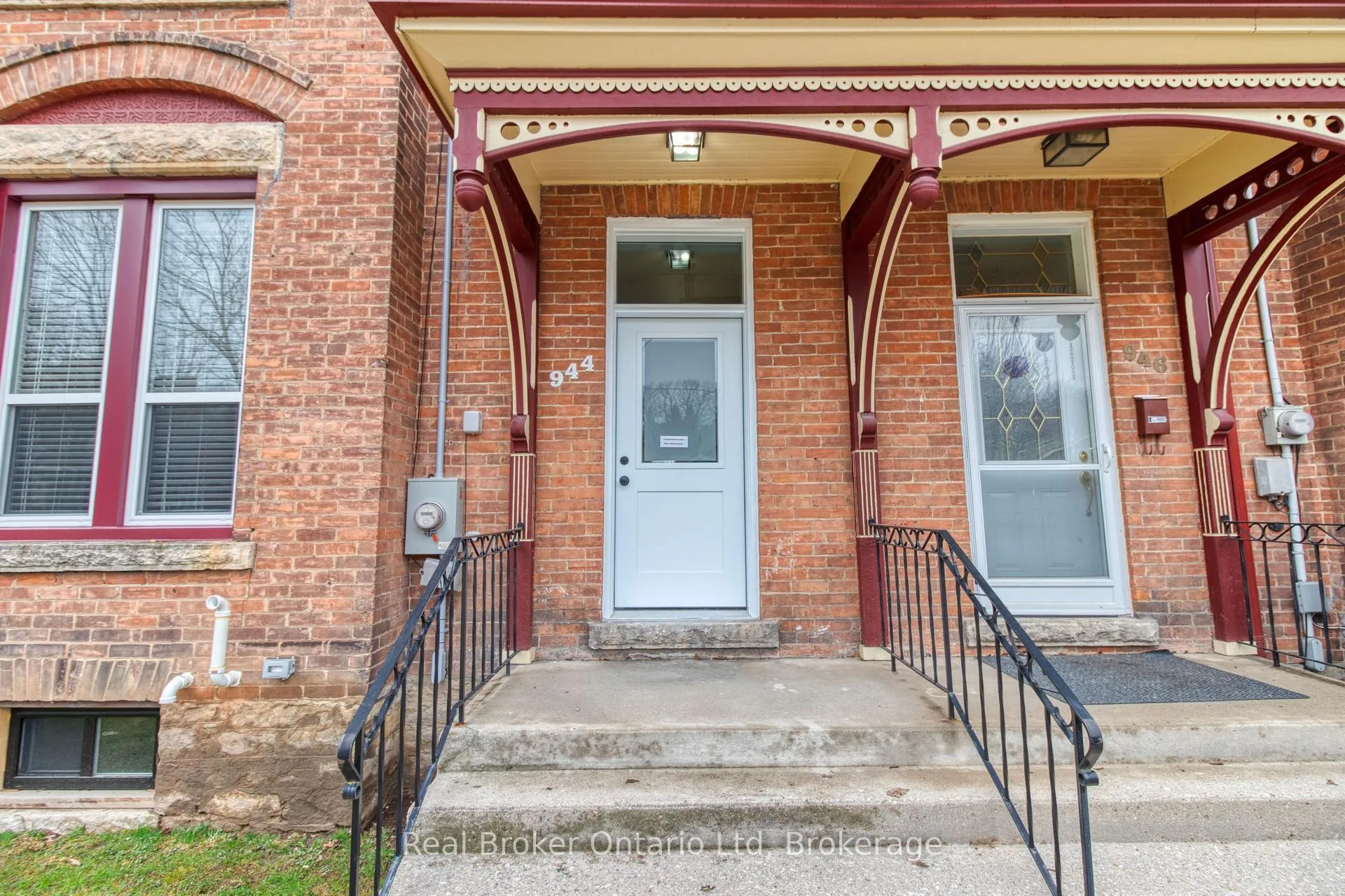 Photo 3 of 944 5th Avenue E, Owen Sound — HOMEH