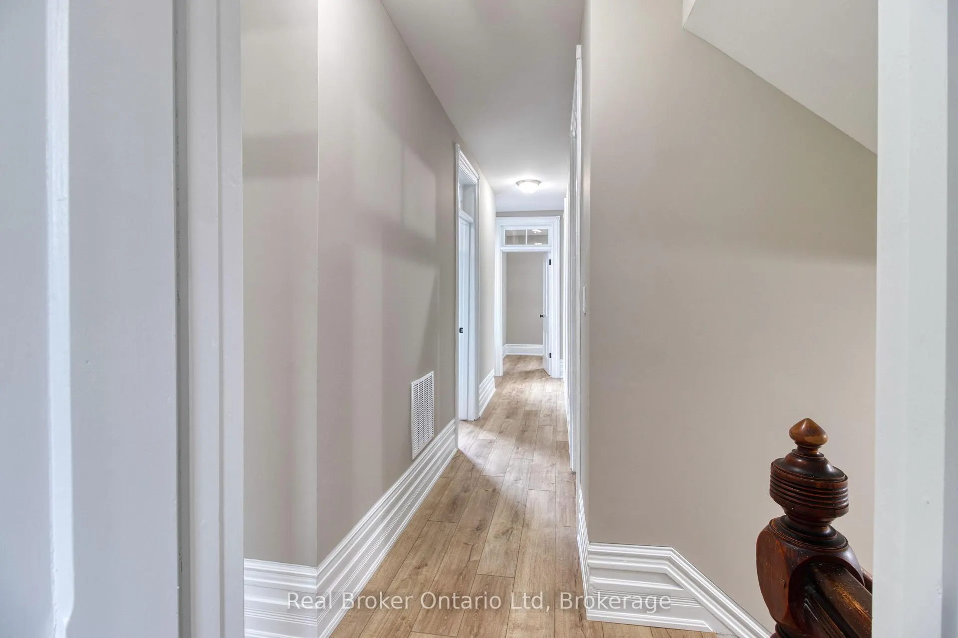 Photo 15 of 944 5th Avenue E, Owen Sound — HOMEH