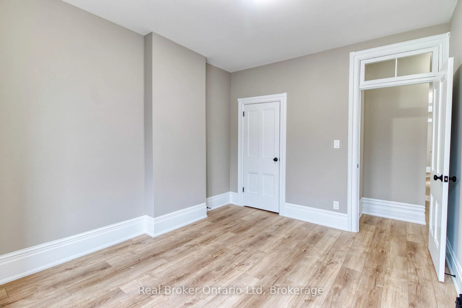 Photo 19 of 944 5th Avenue E, Owen Sound — HOMEH
