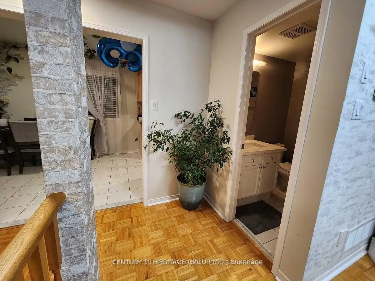 Photo 8 of 99 Lucena Crescent, Vaughan, Maple — HOMEH