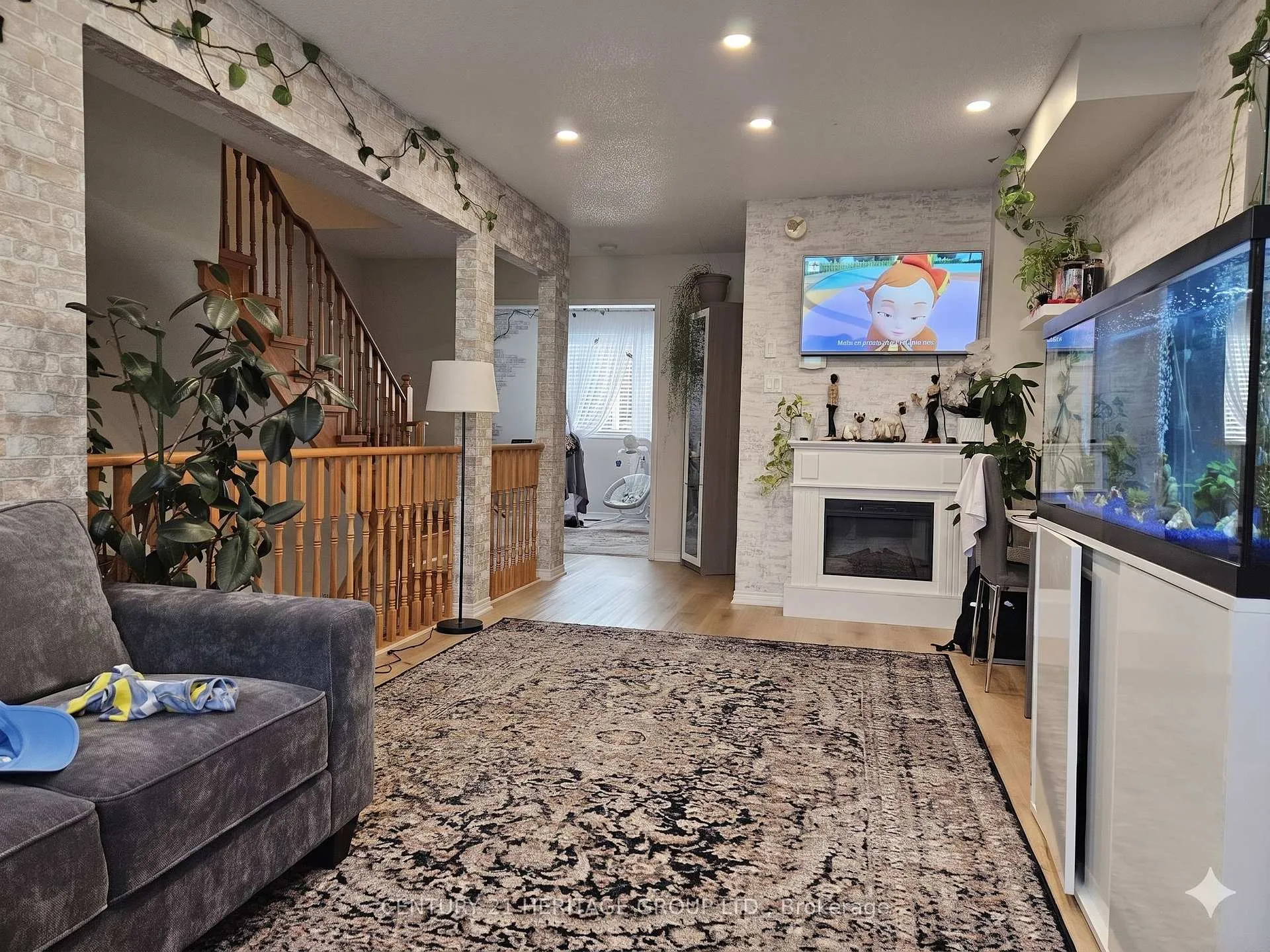 Photo 9 of 99 Lucena Crescent, Vaughan, Maple — HOMEH