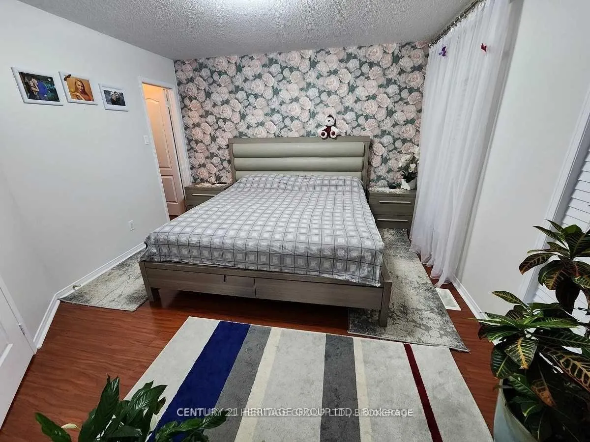 Photo 11 of 99 Lucena Crescent, Vaughan, Maple — HOMEH