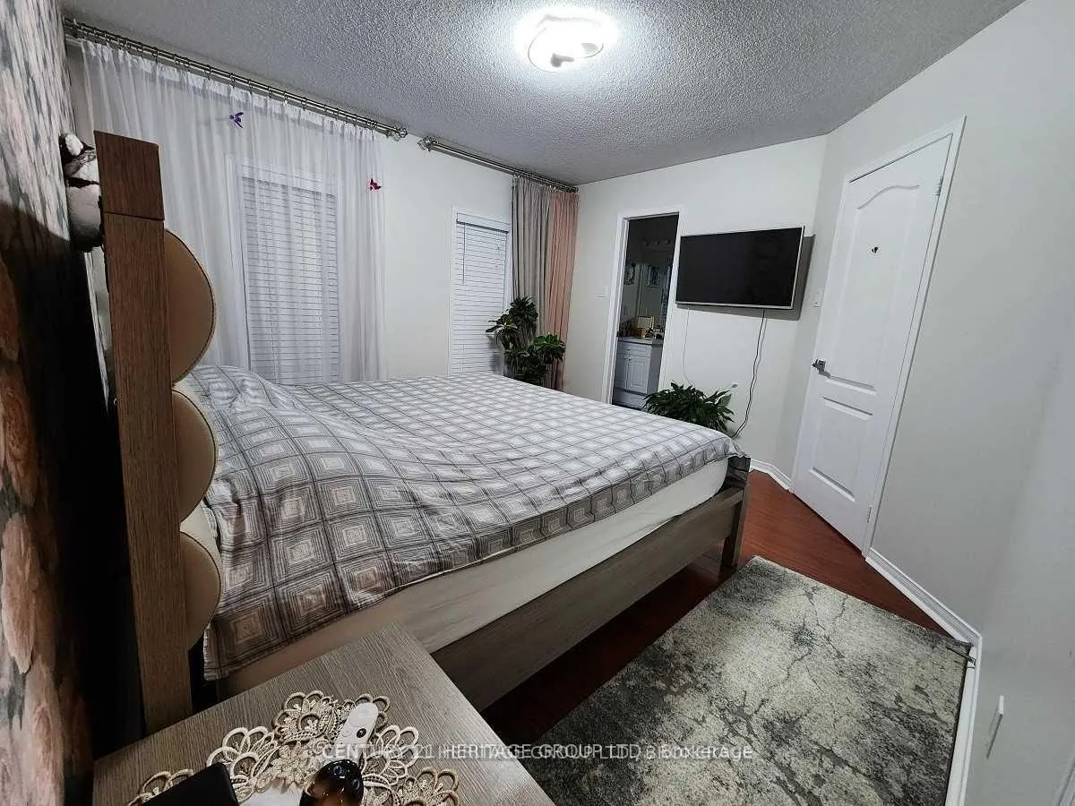 Photo 13 of 99 Lucena Crescent, Vaughan, Maple — HOMEH
