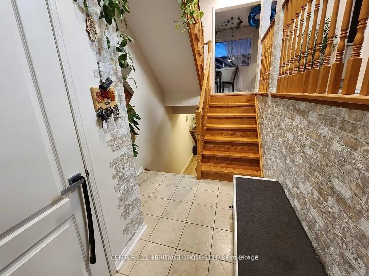 Photo 20 of 99 Lucena Crescent, Vaughan, Maple — HOMEH