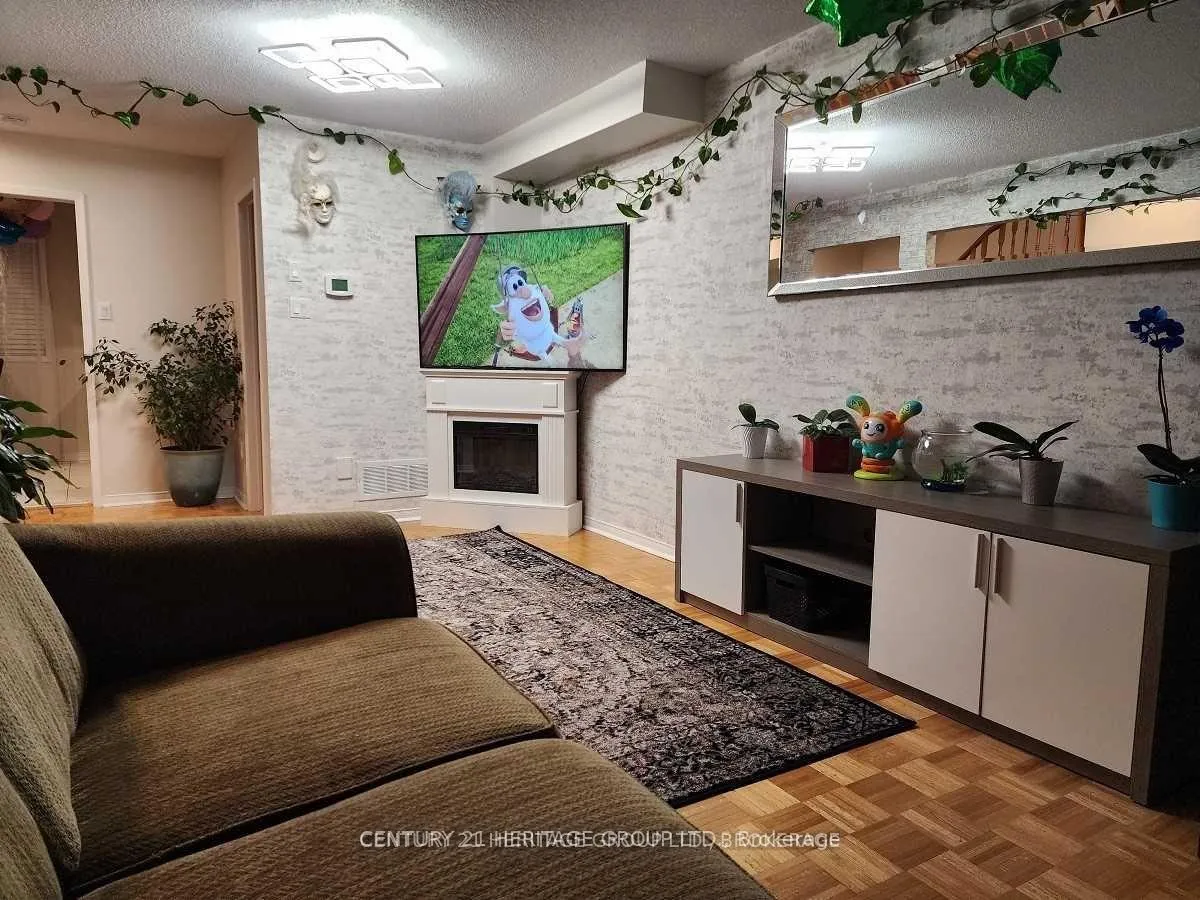 Photo 35 of 99 Lucena Crescent, Vaughan, Maple — HOMEH
