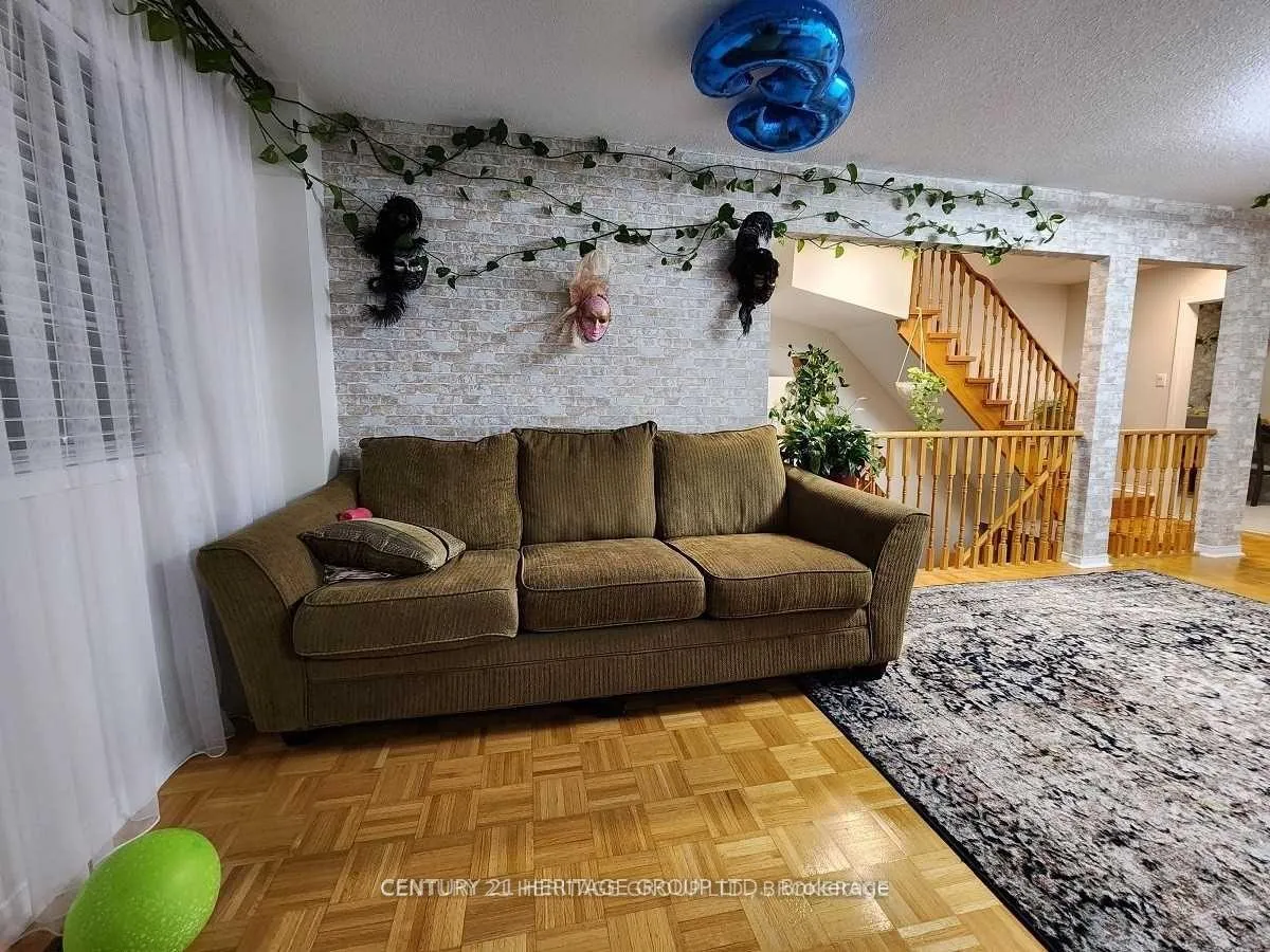 Photo 36 of 99 Lucena Crescent, Vaughan, Maple — HOMEH