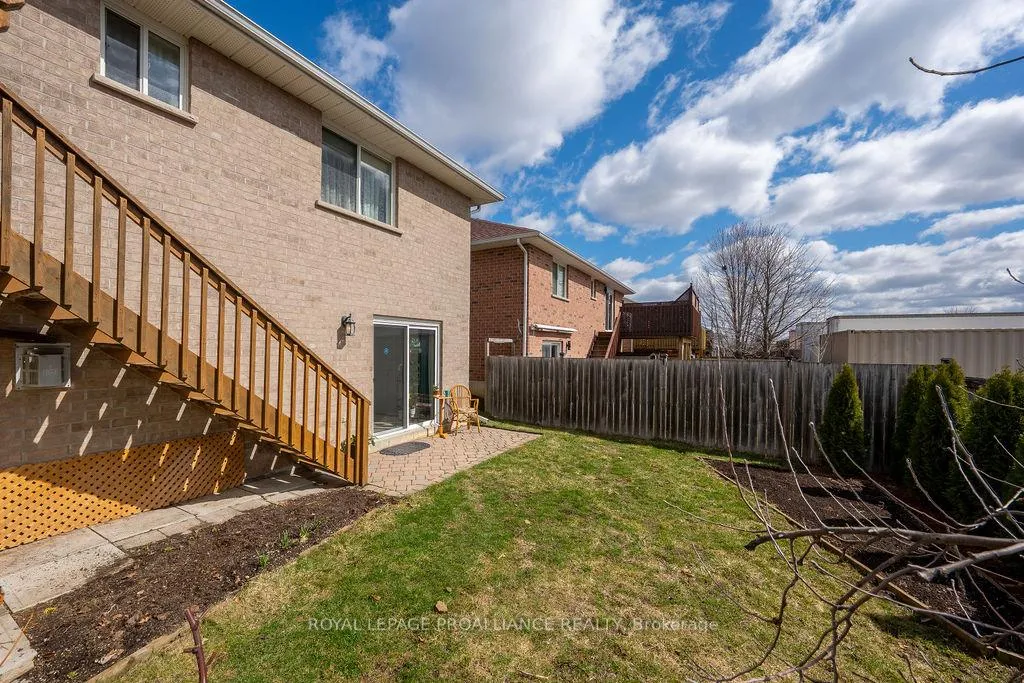 Photo 3 of 5 Simcoe Drive, Belleville, Thurlow Ward — HOMEH