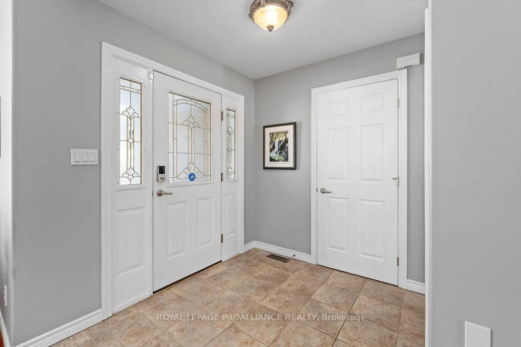 Photo 6 of 5 Simcoe Drive, Belleville, Thurlow Ward — HOMEH