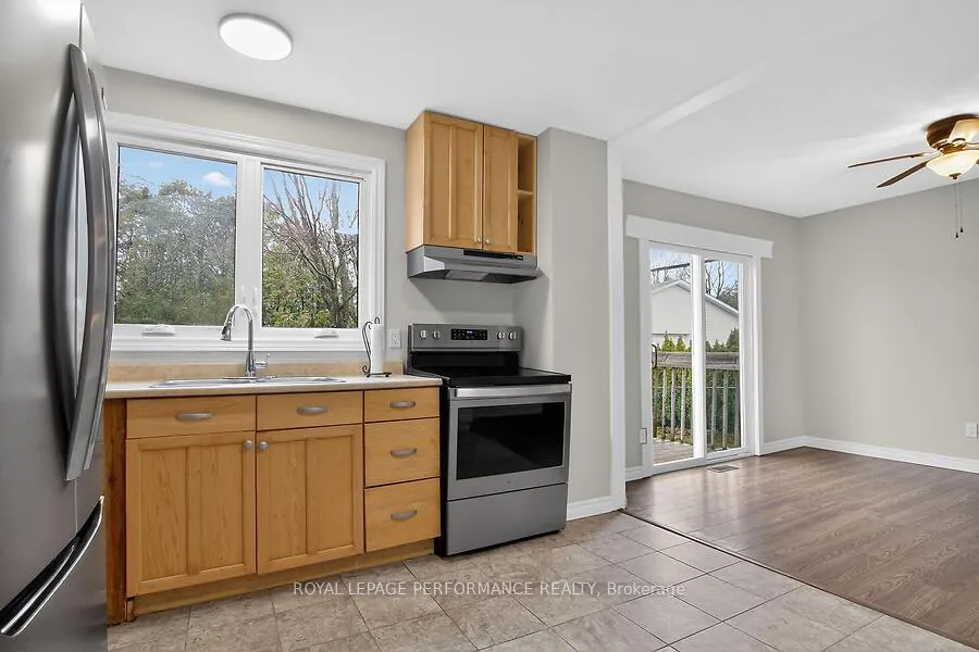 Photo 18 of 20 Coldstream Drive, Ottawa, Munster — HOMEH