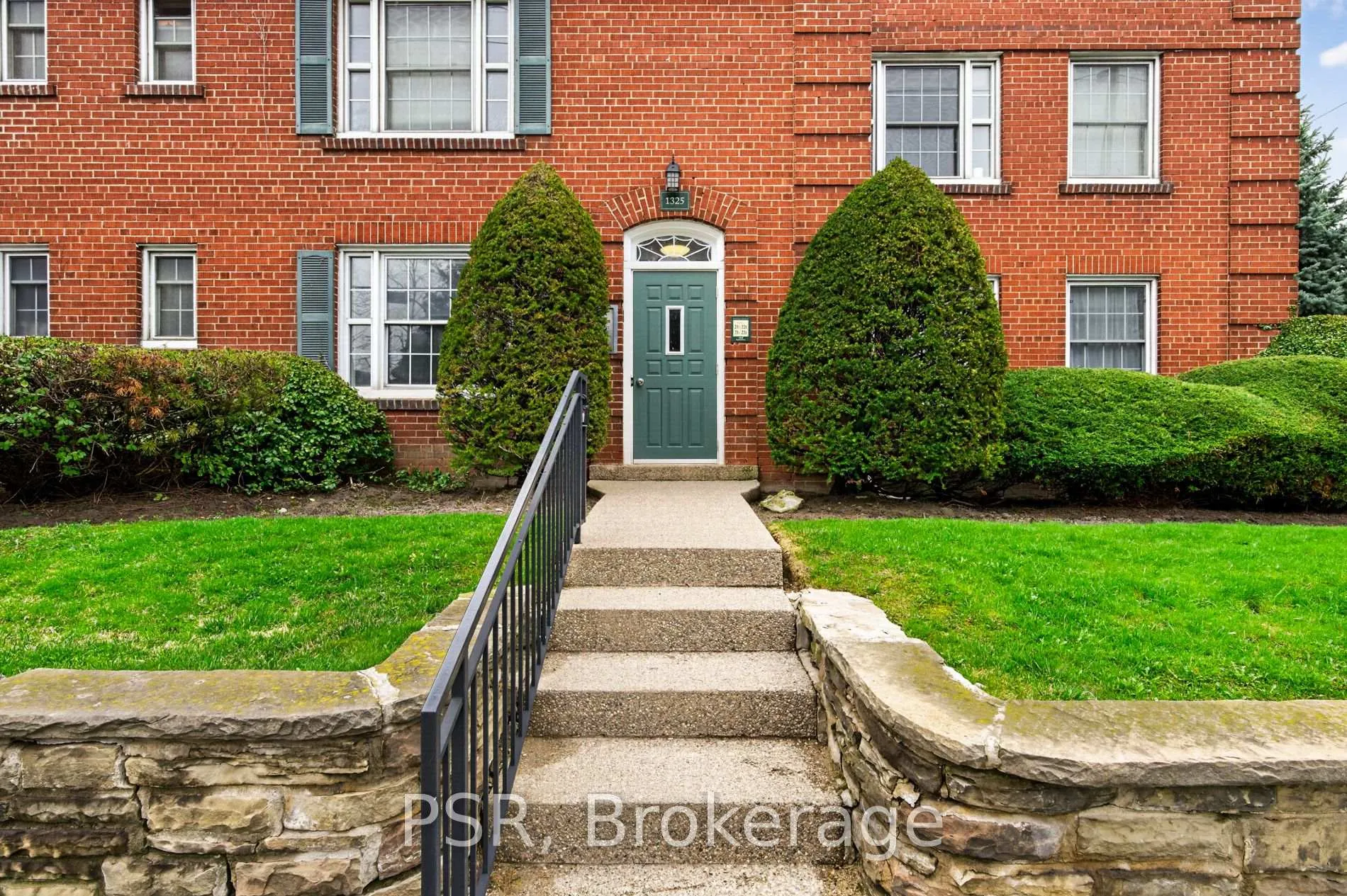 Photo 1 of Unit L21, 1325 Bayview Avenue, Toronto, Leaside — HOMEH
