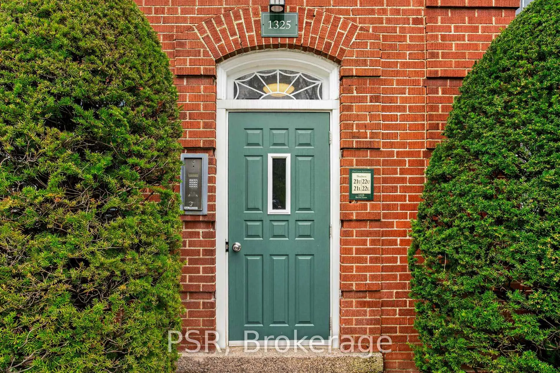 Photo 2 of Unit L21, 1325 Bayview Avenue, Toronto, Leaside — HOMEH